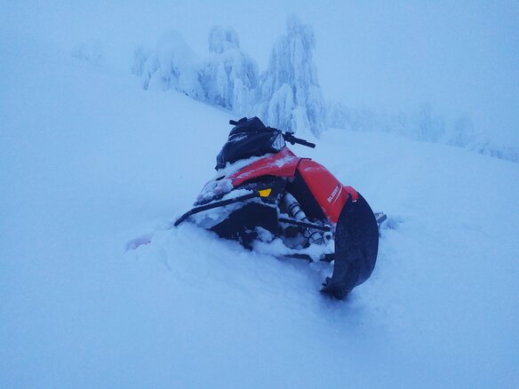 2015 BRP Ski-Doo Summit 800, красный, 1050000 рублей