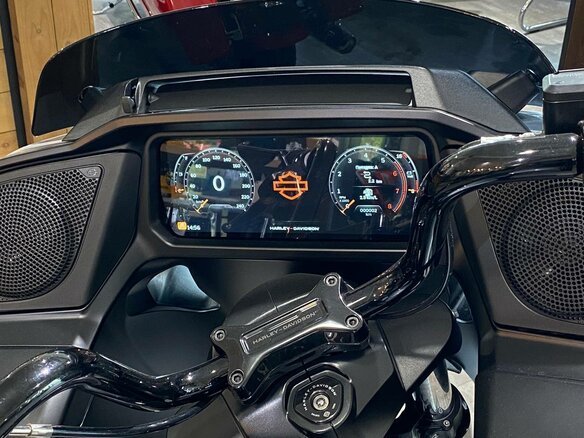 2024 Harley-Davidson Road Glide, серый, 4200000 рублей - вид 8