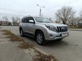 2015 Toyota Land Cruiser Prado 150 Series Рестайлинг 1, серый, 4500000 рублей, вид 3