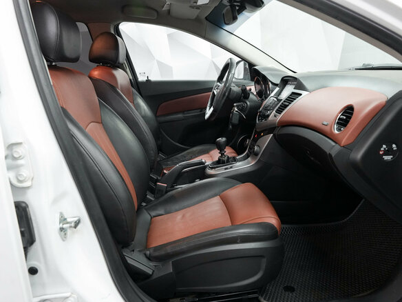 2012 Chevrolet Cruze I, белый, 650000 рублей - вид 11