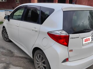 2013 Toyota Ractis II, белый, 880000 рублей, вид 3