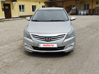 2015 Hyundai Solaris I Рестайлинг, серебристый, 555000 рублей, вид 1