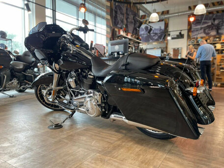 2021 Harley-Davidson Road Glide Special, чёрный, 3490000 рублей, вид 4