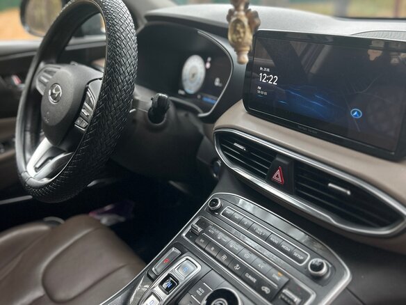 2022 Hyundai Santa Fe IV Рестайлинг, серый, 4500000 рублей - вид 9