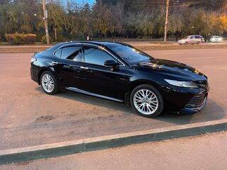 2020 Toyota Camry VIII (XV70), чёрный, 3000000 рублей, вид 2