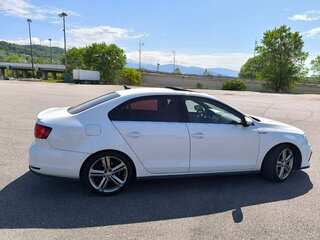 2017 Volkswagen Jetta GLI VI Рестайлинг, белый, 1990000 рублей, вид 3