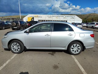 2012 Toyota Corolla X (E140, E150) Рестайлинг, серебристый, 950000 рублей, вид 4