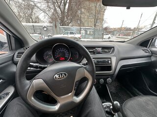 2016 Kia Rio III Рестайлинг, белый, 900000 рублей, вид 5