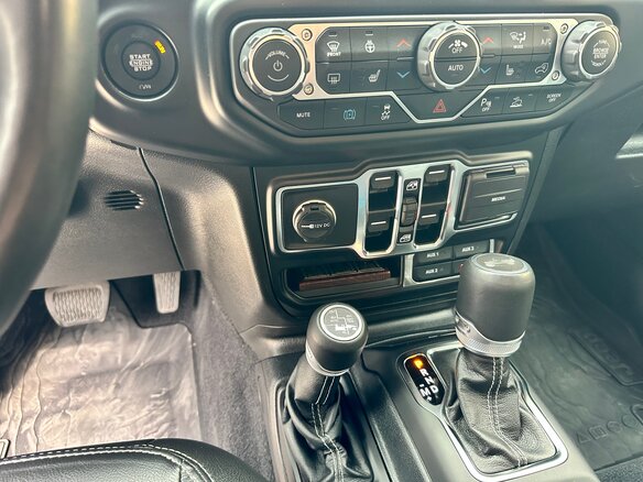 2021 Jeep Wrangler IV (JL), белый, 6400000 рублей - вид 14