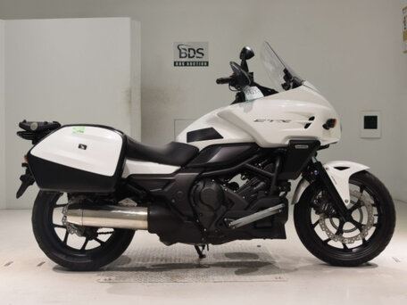 2013 Honda CTX 700, белый, 460000 рублей, вид 4