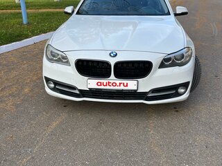 2013 BMW 5 серии 520i VI (F10/F11/F07) Рестайлинг, белый, 1350000 рублей, вид 3