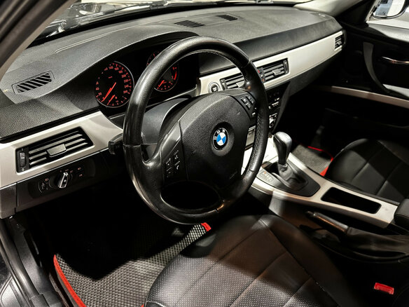 2010 BMW 3 серии 318i V (E90/E91/E92/E93) Рестайлинг, чёрный, 988000 рублей - вид 6