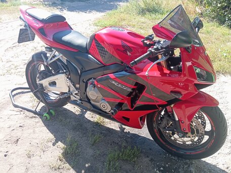 2005 Honda CBR 600RR, красный, 670000 рублей, вид 3
