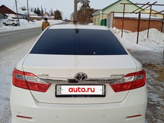 2013 Toyota Camry VII (XV50), белый, 1750000 рублей, вид 3
