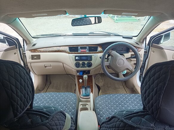 2001 Mitsubishi Lancer Cedia IX, белый, 340000 рублей - вид 4