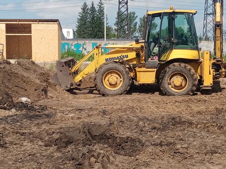 2006 Komatsu WB97S, жёлтый, 6150000 рублей, вид 1