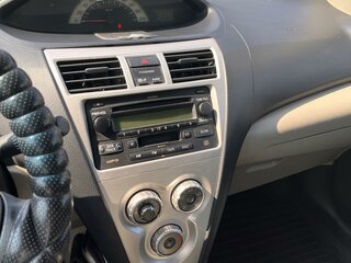 2007 Toyota Yaris II, серый, 750000 рублей, вид 4