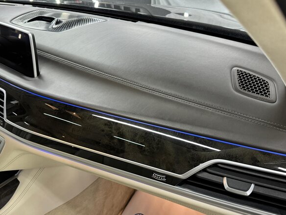 2015 BMW 7 серии Long 750Li xDrive VI (G11/G12), коричневый, 3800000 рублей - вид 16