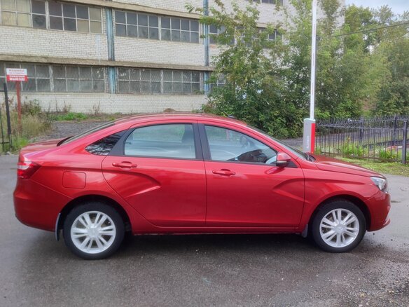 2019 Lada (ВАЗ) Vesta I, красный, 1100000 рублей - вид 2