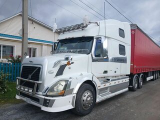 2008 Volvo VNL, белый, 4000000 рублей, вид 3