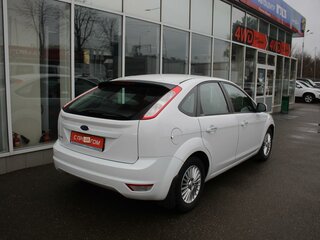 2010 Ford Focus II Рестайлинг, белый, 1050000 рублей, вид 5
