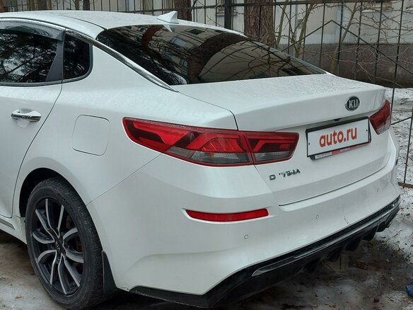 2019 Kia Optima IV Рестайлинг, белый, 2350000 рублей