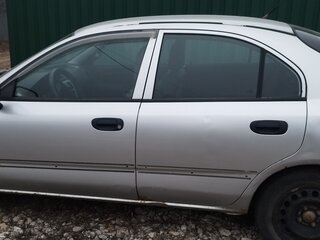 2002 Mitsubishi Carisma I Рестайлинг, серебристый, 220000 рублей, вид 2
