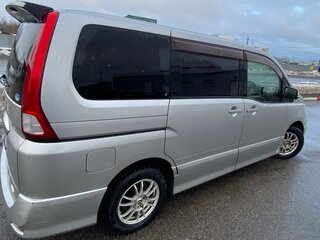 2009 Nissan Serena III (C25), серебристый, 1000000 рублей, вид 4