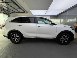 2019 Kia Sorento III Prime Рестайлинг, белый, 2340000 рублей, вид 4
