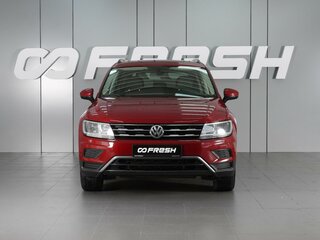 2019 Volkswagen Tiguan II, красный, 2479000 рублей, вид 3