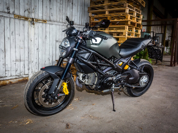 2013 Ducati Monster 1100, зелёный - вид 22