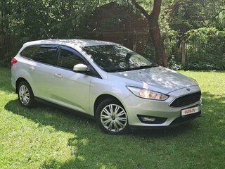 2017 Ford Focus III Рестайлинг, серебристый, 900000 рублей, вид 4