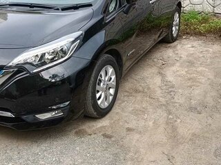 2018 Nissan Note e-Power II Рестайлинг, чёрный, 1349000 рублей, вид 3