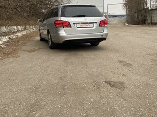 2014 Mercedes-Benz E-Класс 220 CDI IV (W212, S212, C207) Рестайлинг, серебристый, 1550000 рублей, вид 3