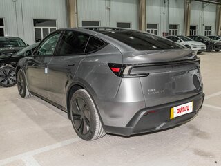 2025 Tesla Model Y Long Range I Рестайлинг, серебристый, 7639800 рублей, вид 5