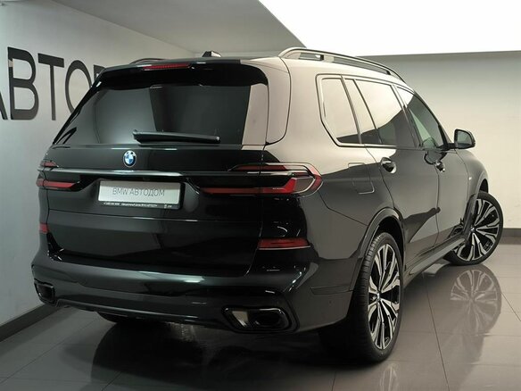 2025 BMW X7 40d I (G07) Рестайлинг, чёрный, 18200000 рублей - вид 3