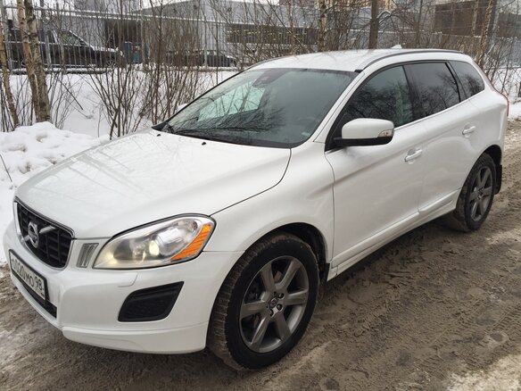 2011 Volvo XC60 I, белый - вид 1
