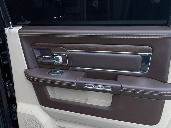 2016 Dodge RAM IV (DS/DJ), чёрный, 5500000 рублей - вид 11