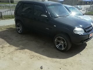 2018 Chevrolet Niva I Рестайлинг, чёрный, 1000000 рублей, вид 1