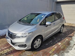 2019 Honda Fit III Рестайлинг, серебристый, 1450000 рублей, вид 1