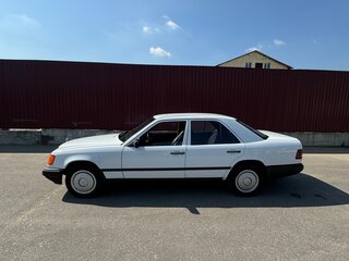 1989 Mercedes-Benz W124 200, белый, 495000 рублей, вид 5