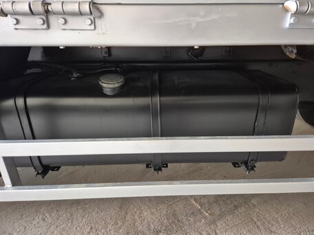 1992 Nissan Diesel, белый, 5999000 рублей, вид 4