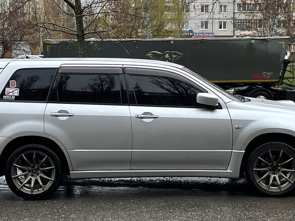 2001 Mitsubishi Airtrek I, серый, 820000 рублей - вид 4