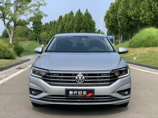 2021 Volkswagen Sagitar III, серебристый, 1300000 рублей, вид 2