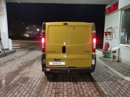 2012 Renault Trafic, жёлтый, 1350000 рублей, вид 3