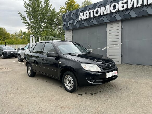 2013 Lada (ВАЗ) Granta I, чёрный, 210000 рублей - вид 2
