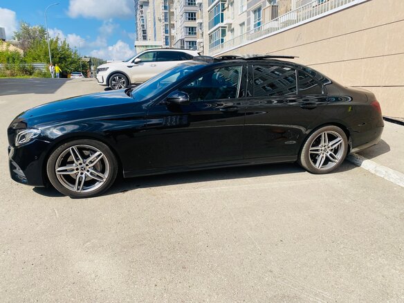 2016 Mercedes-Benz E-Класс 200 V (W213, S213, C238), чёрный, 3000000 рублей - вид 2