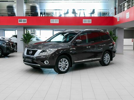 Nissan Pathfinder IV