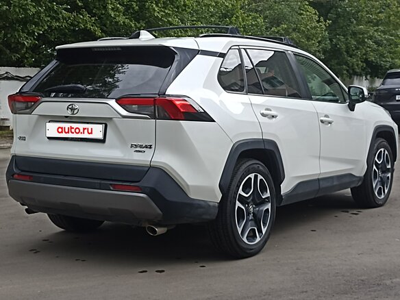 2020 Toyota RAV4 V (XA50), белый, 3300000 рублей - вид 3