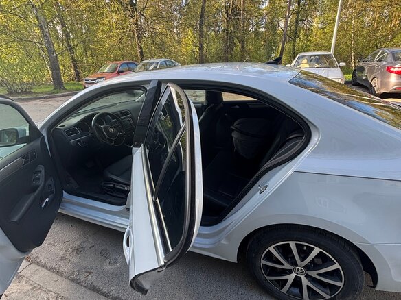 2017 Volkswagen Jetta VI Рестайлинг, серый, 1230000 рублей - вид 3